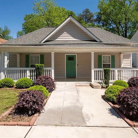 Modern 3-Bedroom, Big Fence Yard, Pets Stay Free Durham Buitenkant foto