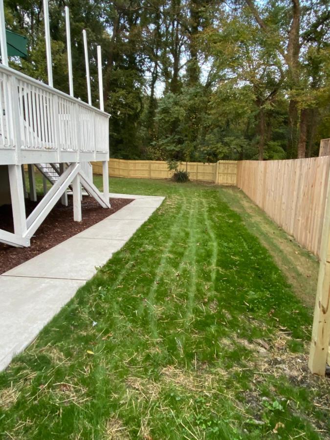 Modern 3-Bedroom, Big Fence Yard, Pets Stay Free Durham Buitenkant foto
