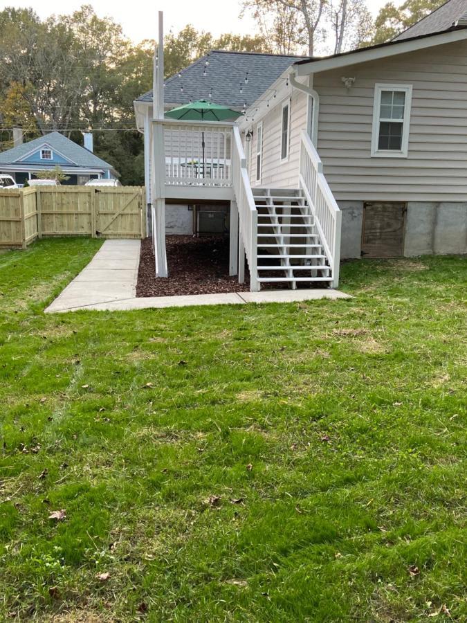 Modern 3-Bedroom, Big Fence Yard, Pets Stay Free Durham Buitenkant foto