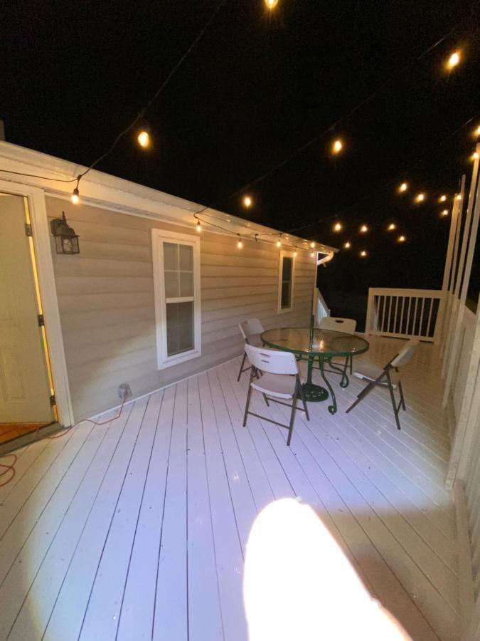 Modern 3-Bedroom, Big Fence Yard, Pets Stay Free Durham Buitenkant foto