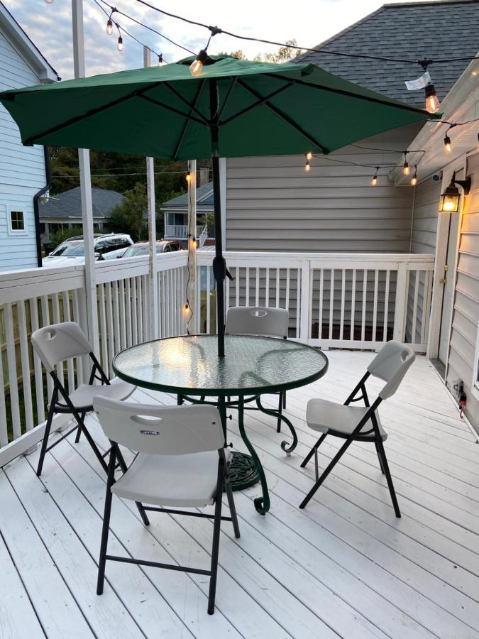 Modern 3-Bedroom, Big Fence Yard, Pets Stay Free Durham Buitenkant foto