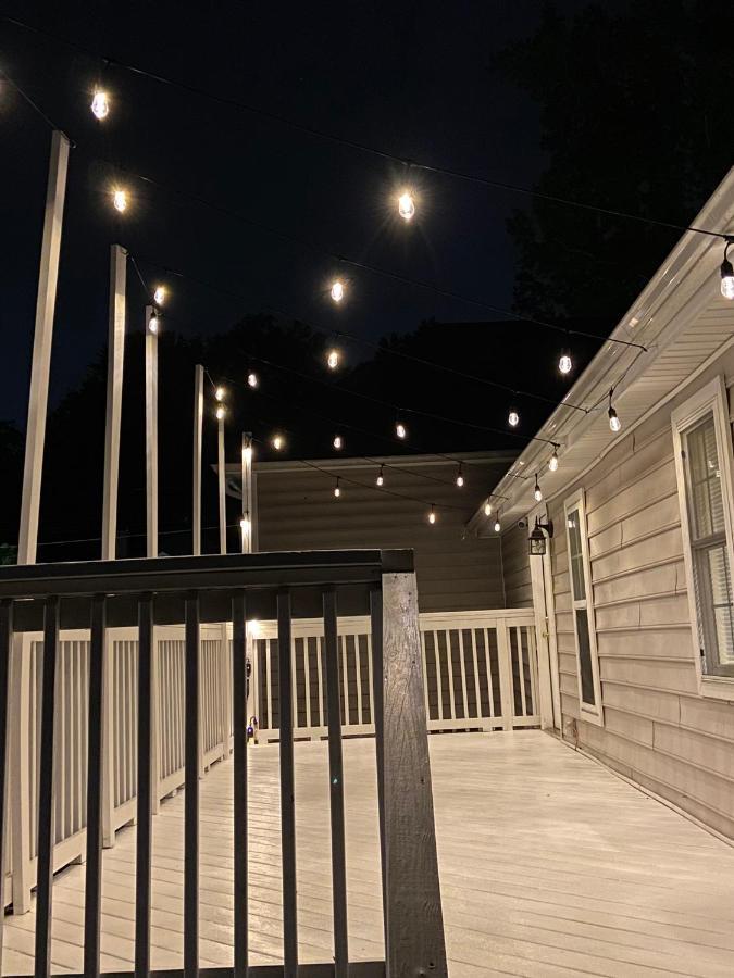 Modern 3-Bedroom, Big Fence Yard, Pets Stay Free Durham Buitenkant foto