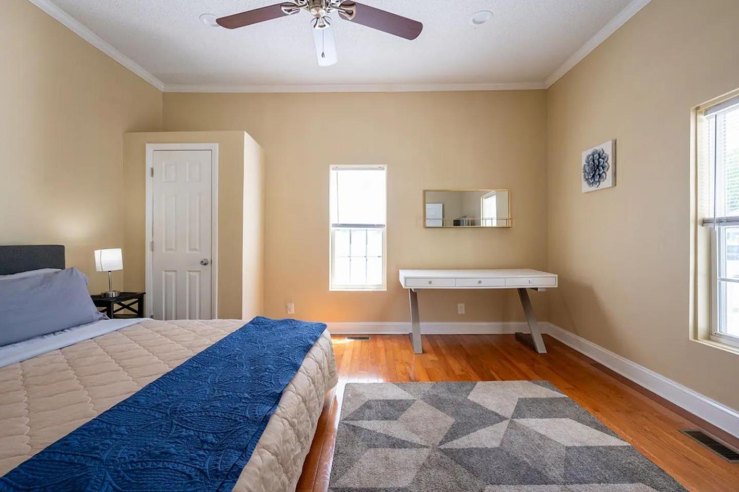 Modern 3-Bedroom, Big Fence Yard, Pets Stay Free Durham Buitenkant foto