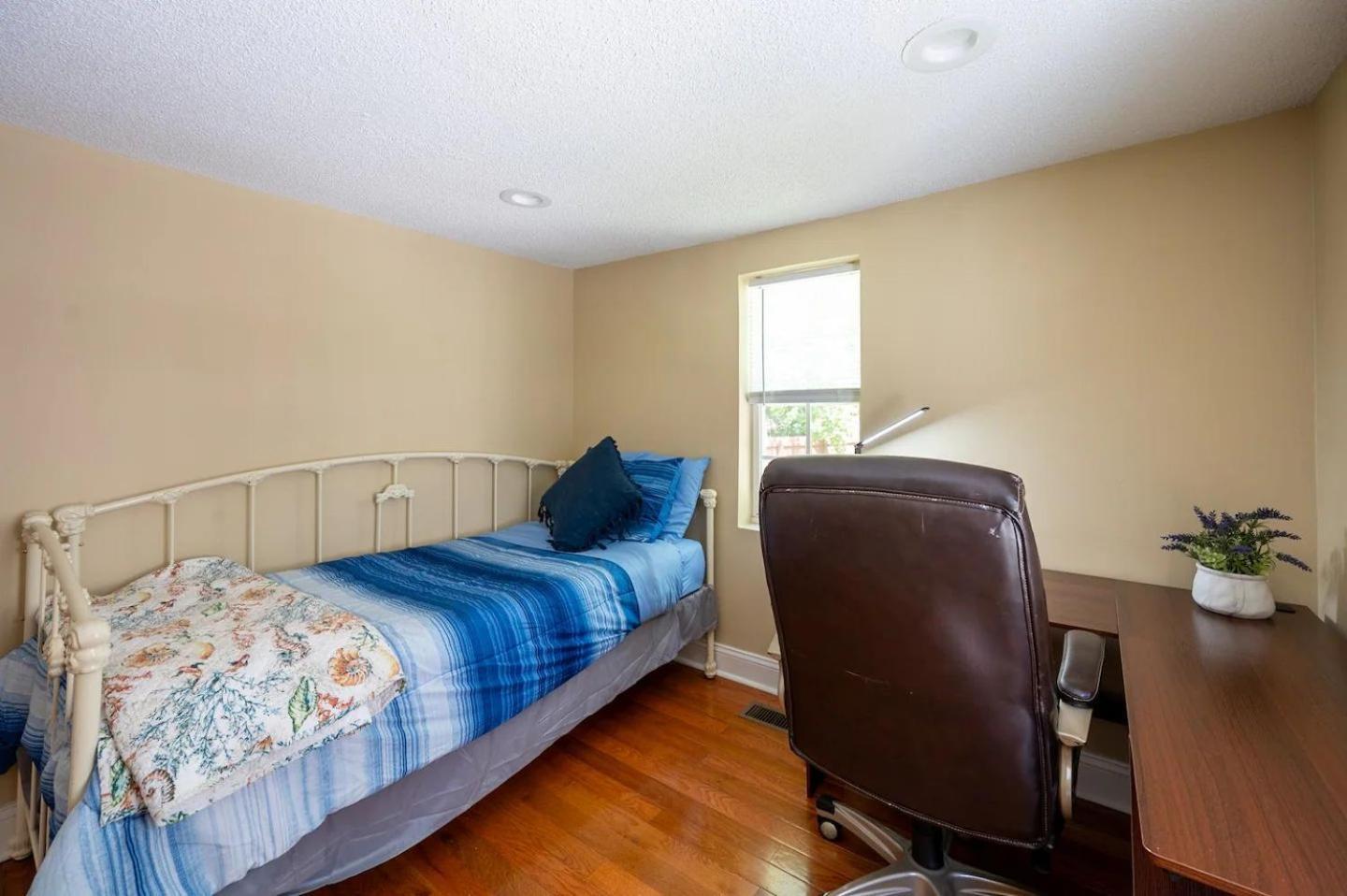Modern 3-Bedroom, Big Fence Yard, Pets Stay Free Durham Buitenkant foto