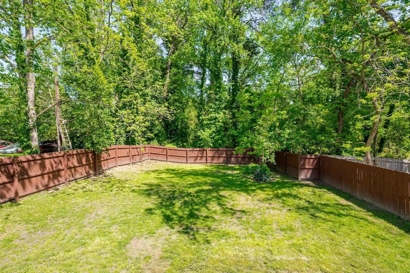 Modern 3-Bedroom, Big Fence Yard, Pets Stay Free Durham Buitenkant foto